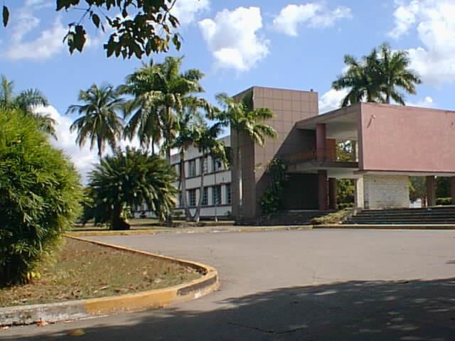 Edificio administrativo de la Universidad Central de Las Villas