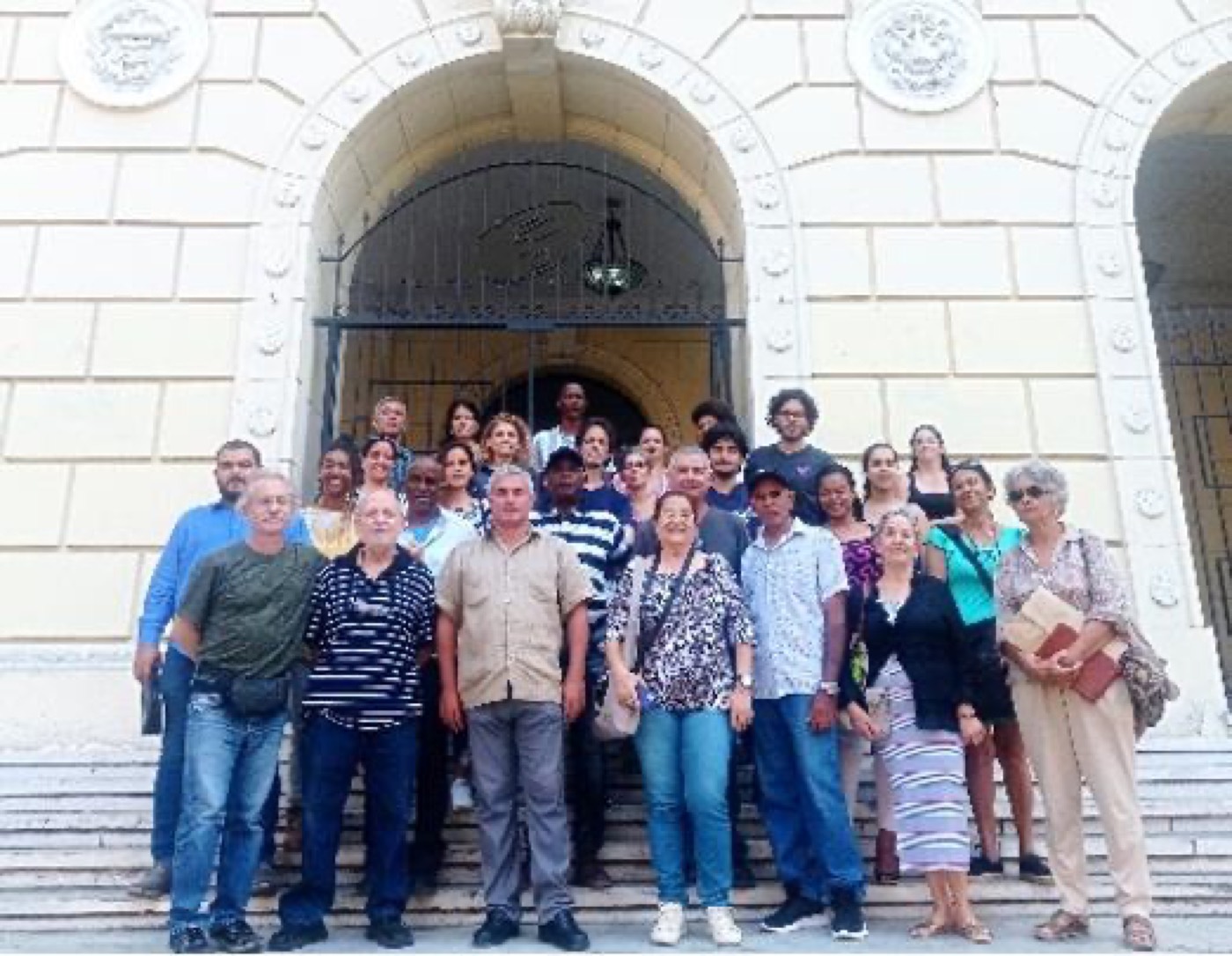 Foto de grupo del taller sobre herramientas científicas en la Universidad de La Habana, marzo de 2024.
